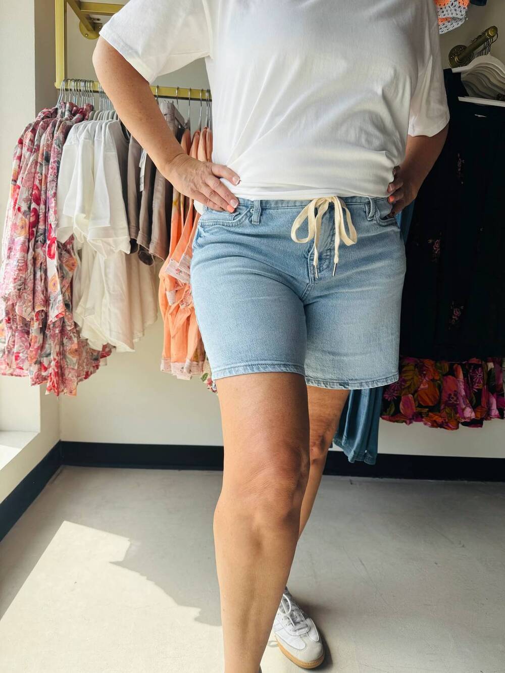 NEW ROYALTY FOR ME women's relaxed front tie shorts in light wash